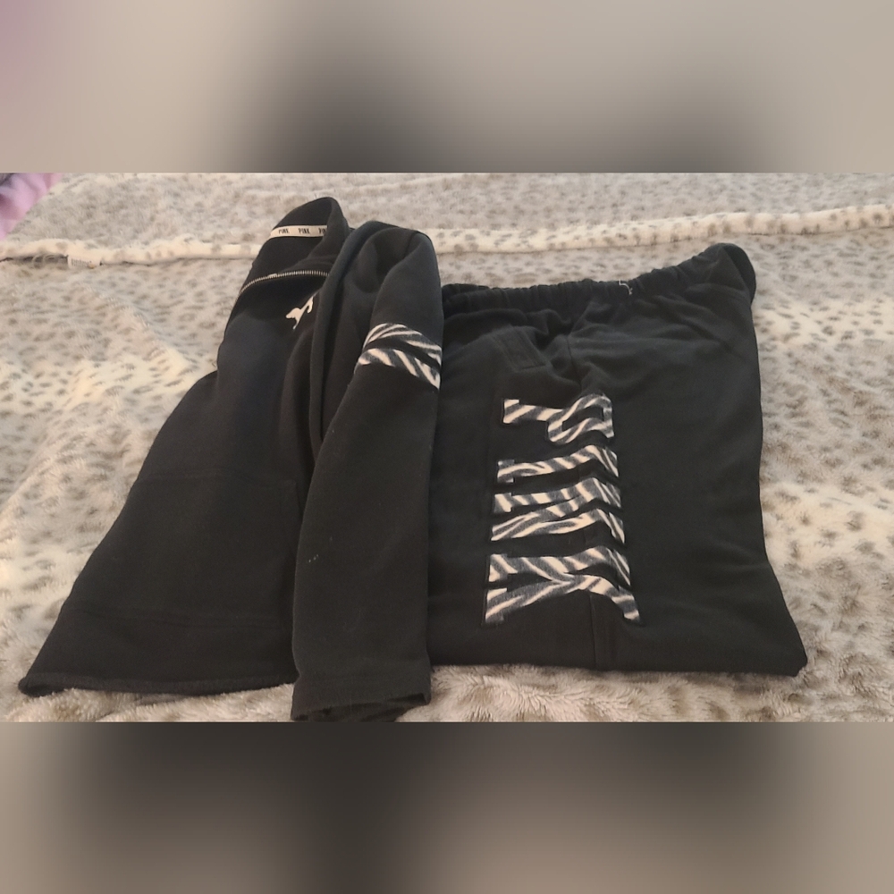 VintageVSPINK 2014 Size M SetBlack with Zebra Detail Zip up and Boyfriend Sweats